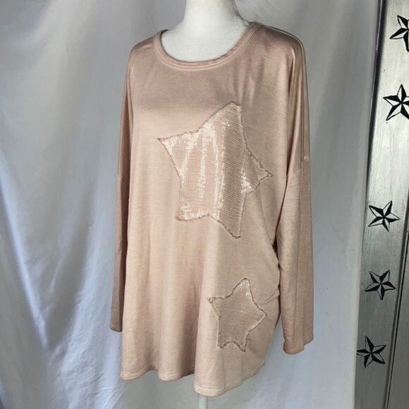 Pebble and Stone women's log sleeved sweatshirt Pink Star Sequin Top size M - Picture 2 of 13